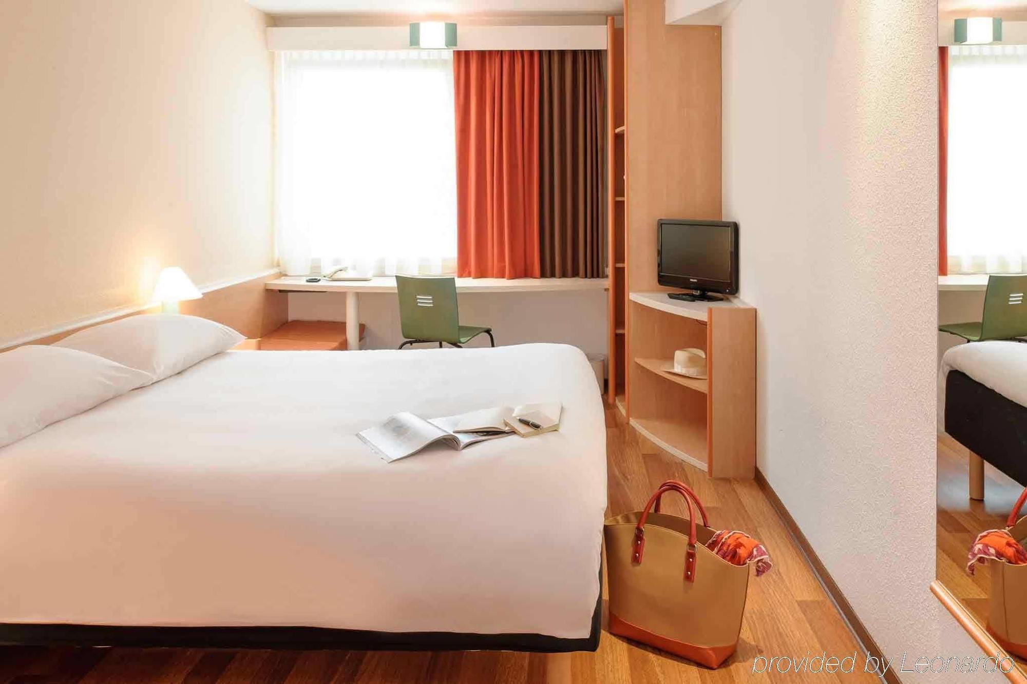 Ibis Stuttgart Centrum Exterior photo