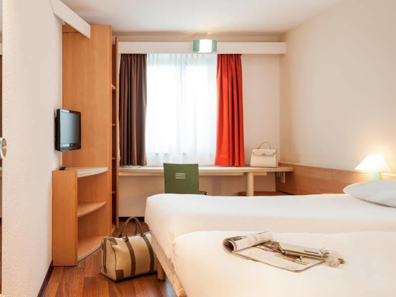 Ibis Stuttgart Centrum Exterior photo